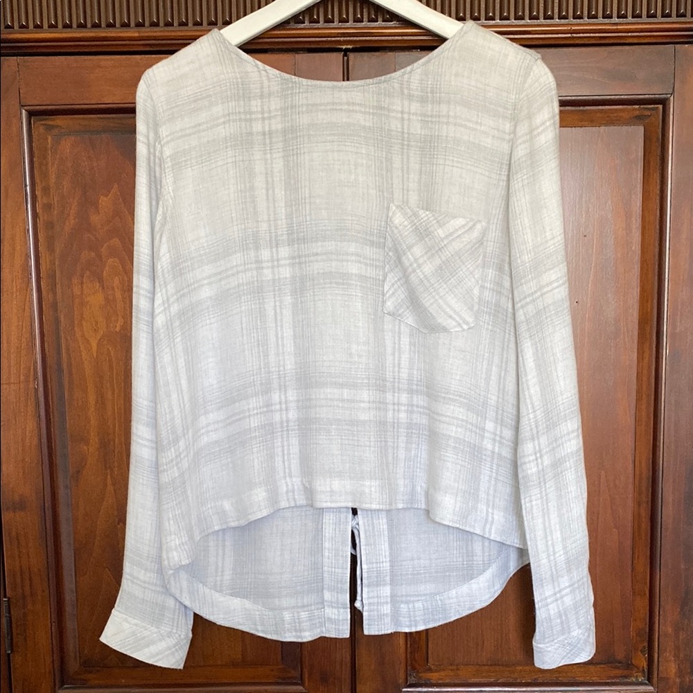 Anthropologie Cloth & Stone lace up back blouse soft grey plaid long sleeve S